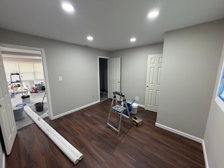 Building Photo - 9902 Appollo Ln