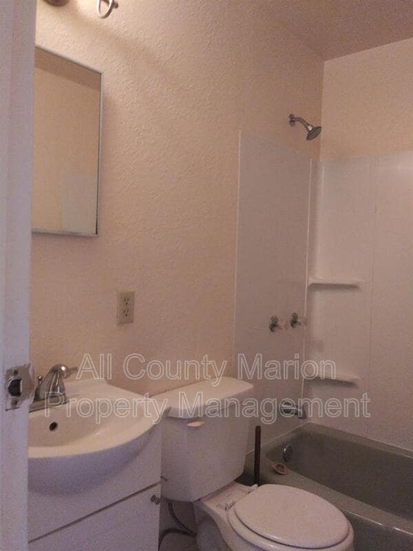 Building Photo - 2026 NW 14th St