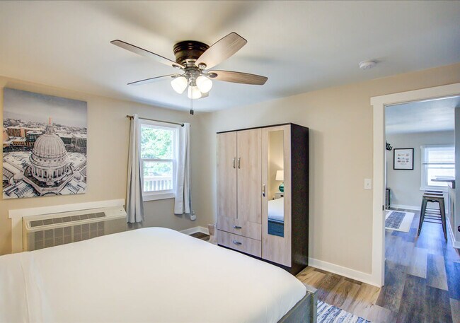 Building Photo - 156 Rodney Ct