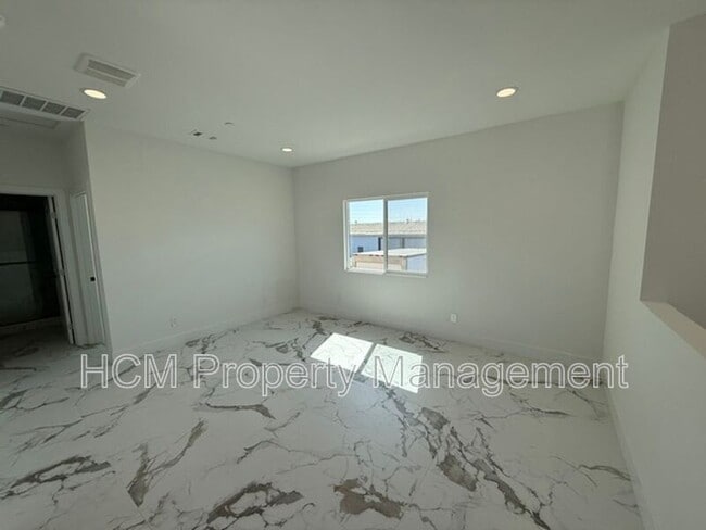 Building Photo - 7643 14th St