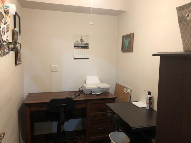 Building Photo - ASK ABOUT OUR REDUCED SUMMER RATES!!! Comfortable & Inviting Home in Leisure World a 45+ Active A...