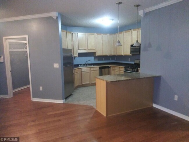 Building Photo - 619 SE 8th St