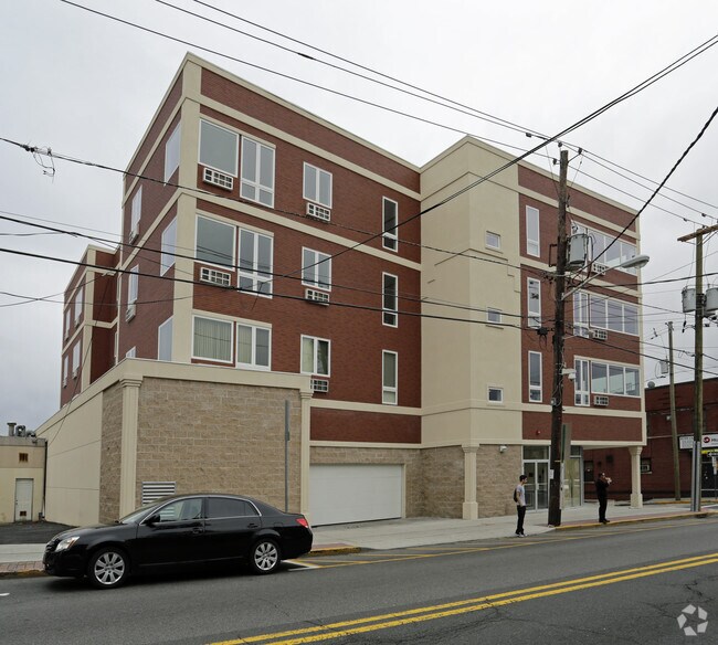Building Photo - 182-186 Anderson Ave