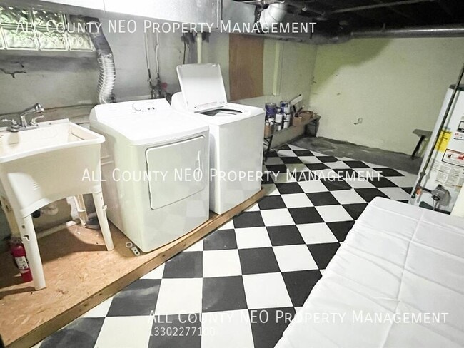 Building Photo - 1578 Olivewood Ave