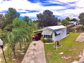 Building Photo - 342 Canna Ln