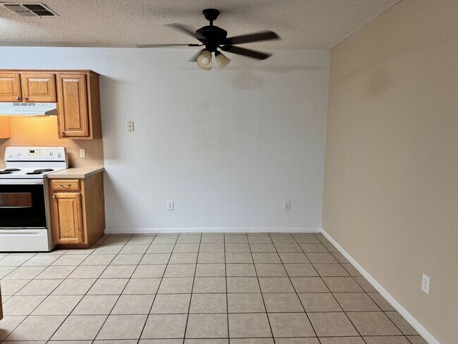 Building Photo - 5426 Ricci St