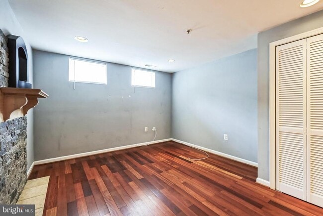 Building Photo - 4929 Foote St NE