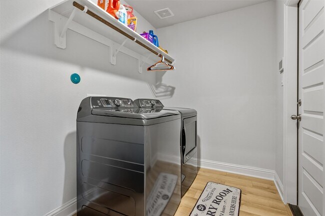 Building Photo - 13724 Sabine Lk Dr