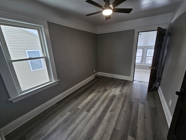 Building Photo - 3386 E 134th St