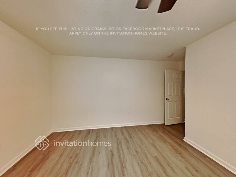 Building Photo - 10527 Mills Walk Dr
