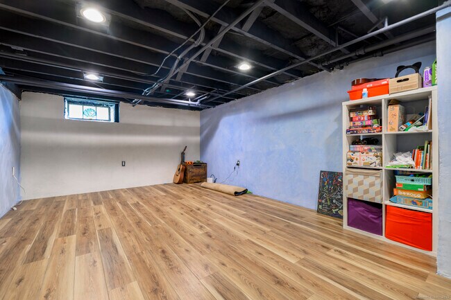 Building Photo - 291 Delavan Ave