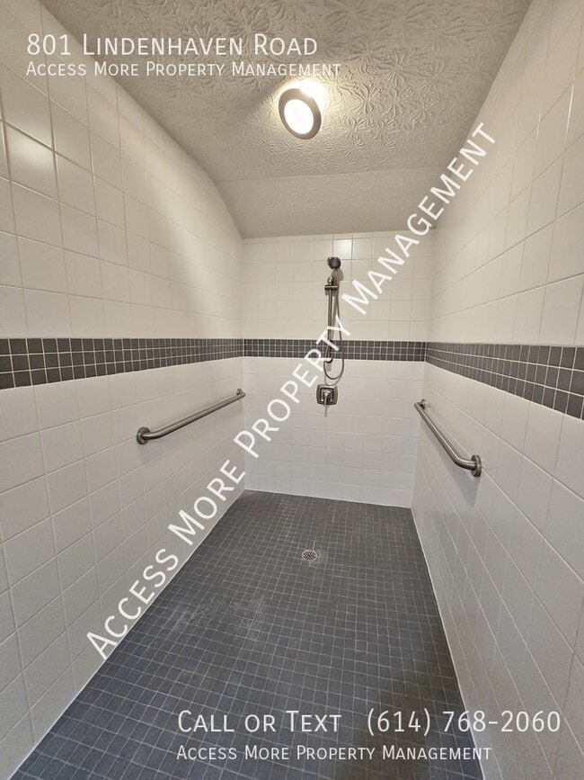 Building Photo - 801 Lindenhaven Rd