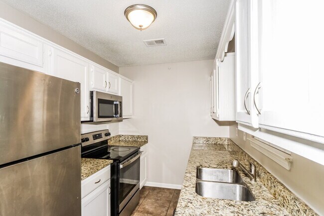 Building Photo - 5769 Saranac Ave