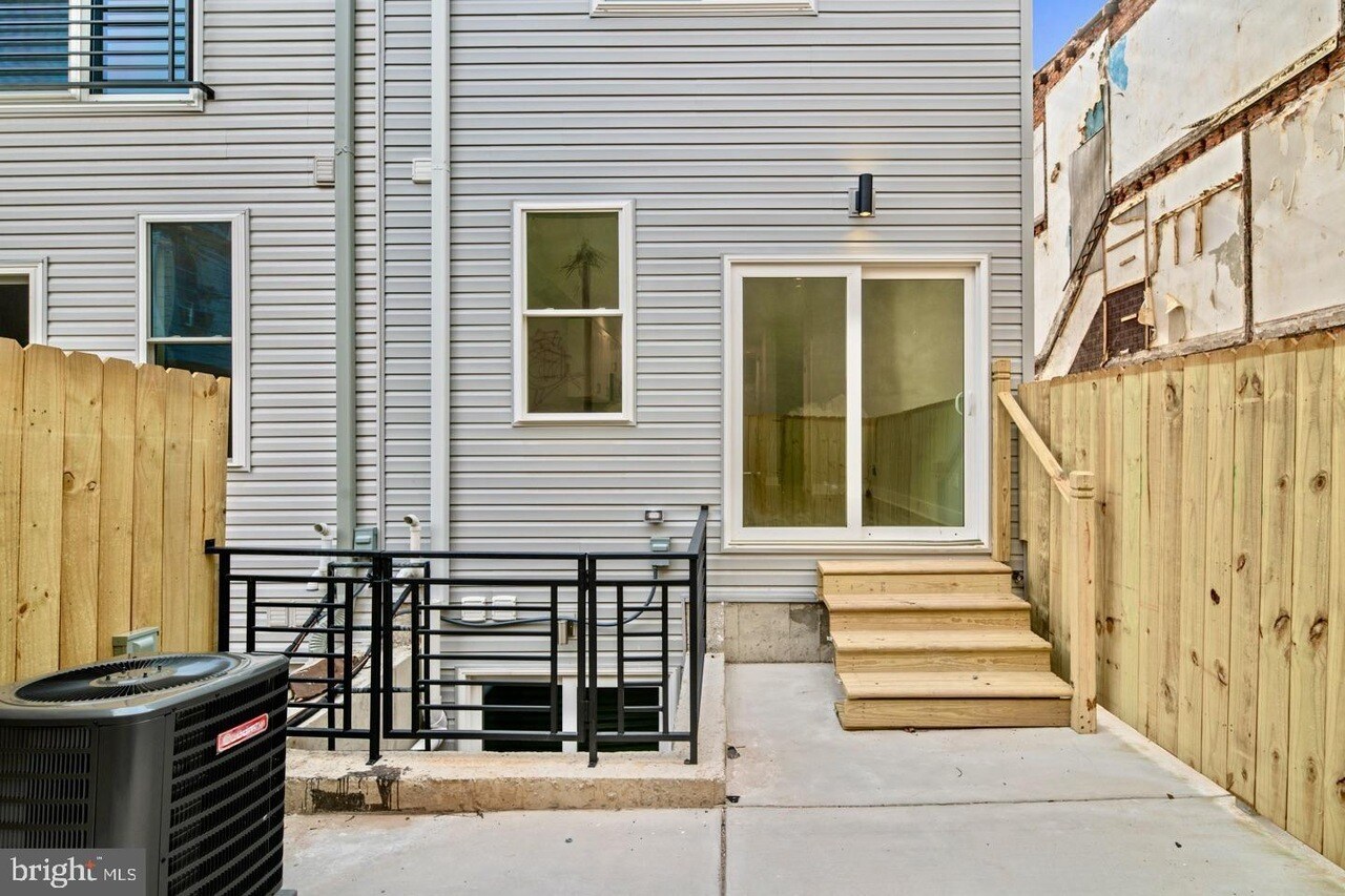Building Photo - 2537 Cecil B Moore Ave