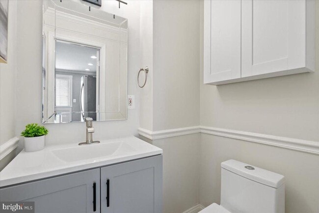 Building Photo - 2819 Summerfield Rd