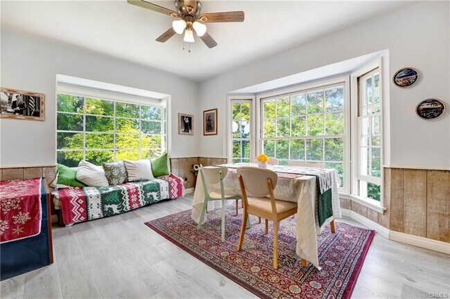 Building Photo - 12060 Laurel Terrace Dr