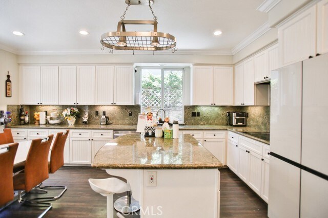 Building Photo - 5326 Charlotta Dr