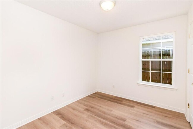 Building Photo - 9932 Magnolia Crest Ct