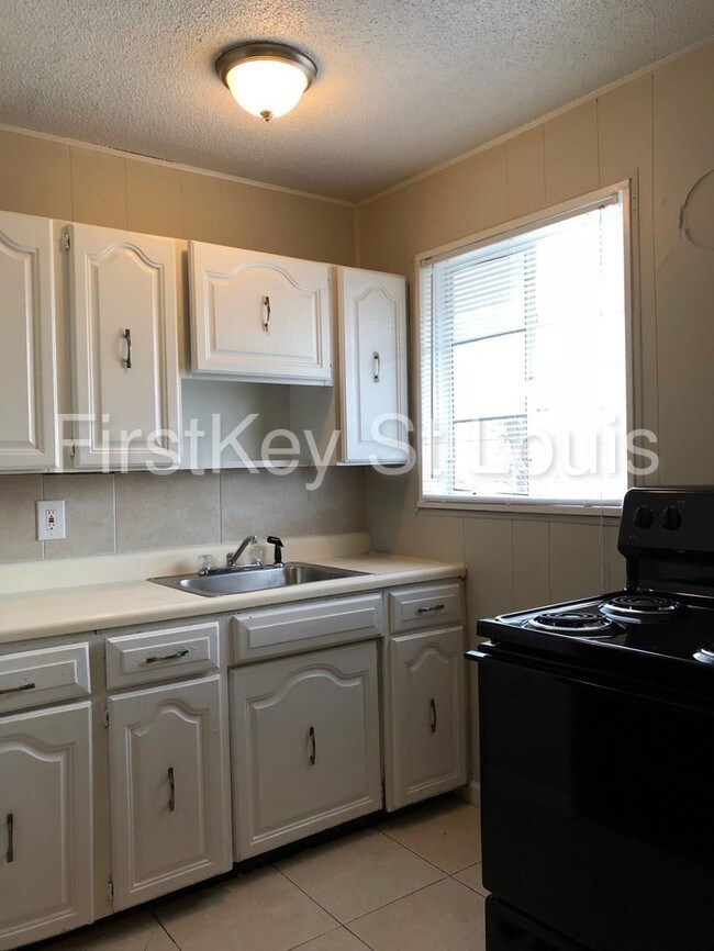Building Photo - 7709 Paddington Dr