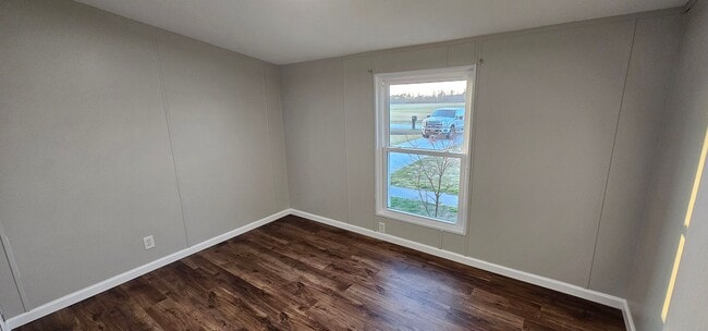 Building Photo - Spacious 3-bedroom, 2-bathroom mobile home.