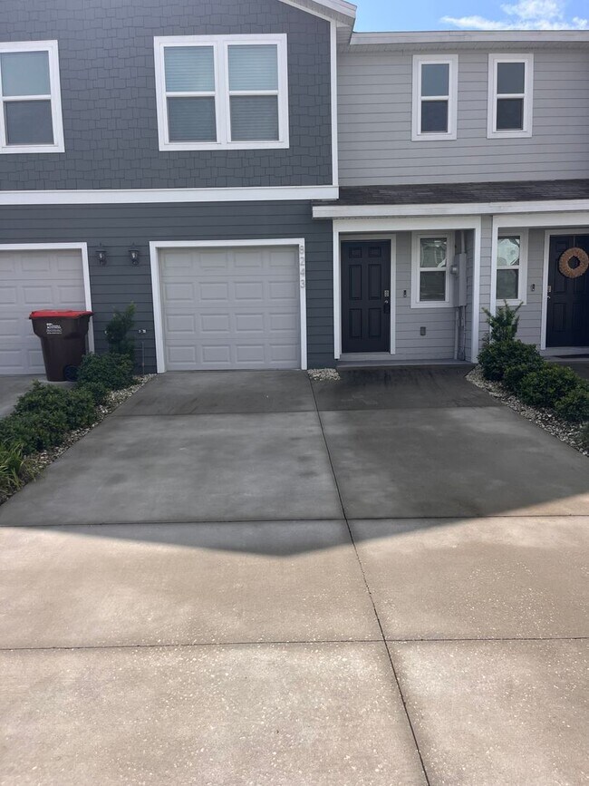 Building Photo - 8243 SW 67th Ave