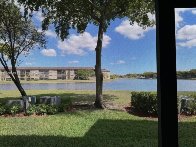 Building Photo - 901 SW 141st Ave