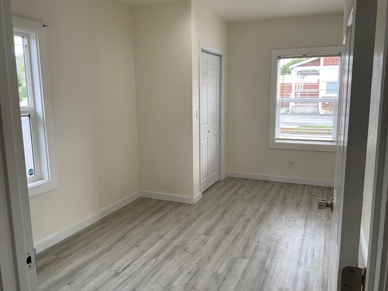 Building Photo - 3880 Rohnerville Rd