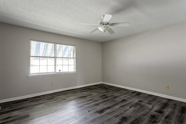 Building Photo - 7 Jadewood Ct