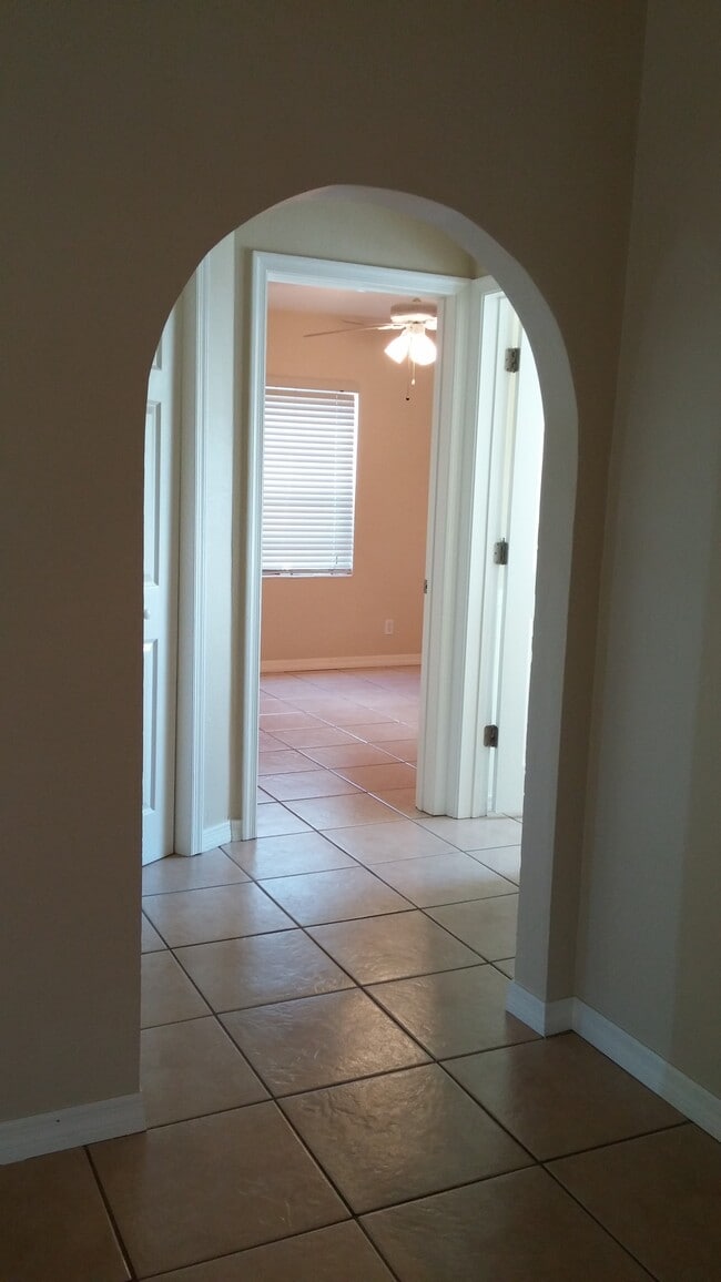 Building Photo - 1433 NE 17th Terrace