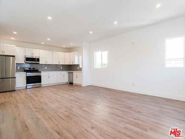 Building Photo - 2957 Francis Ave