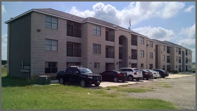 Brick Wall Apartments - Floresville, TX | Apartment Finder