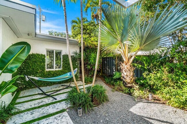 Building Photo - 3310 NE 18th St