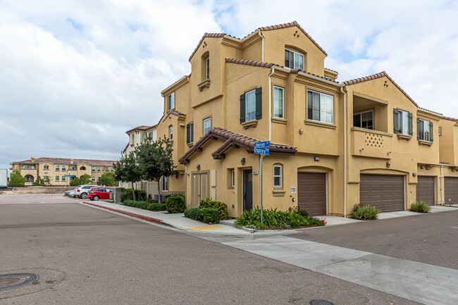 Building Photo - *** SPECTACULAR 3/2.5 TOWNHOUSE IN OTAY RA...