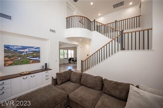 Building Photo - BEAUTIFUL 4 BEDROOM HOME!