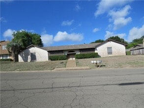 Building Photo - 1104 Woodland W Dr