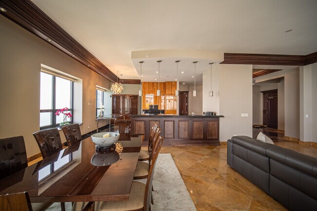 Building Photo - 450 E Waterside Dr