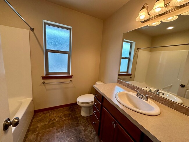 Building Photo - 2145 Seamount Dr