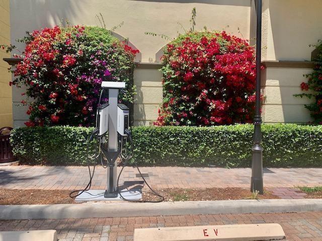 Building Photo - 2609 NE 14th Ave