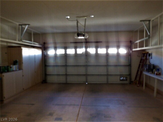 Building Photo - 10401 Willamette Pl