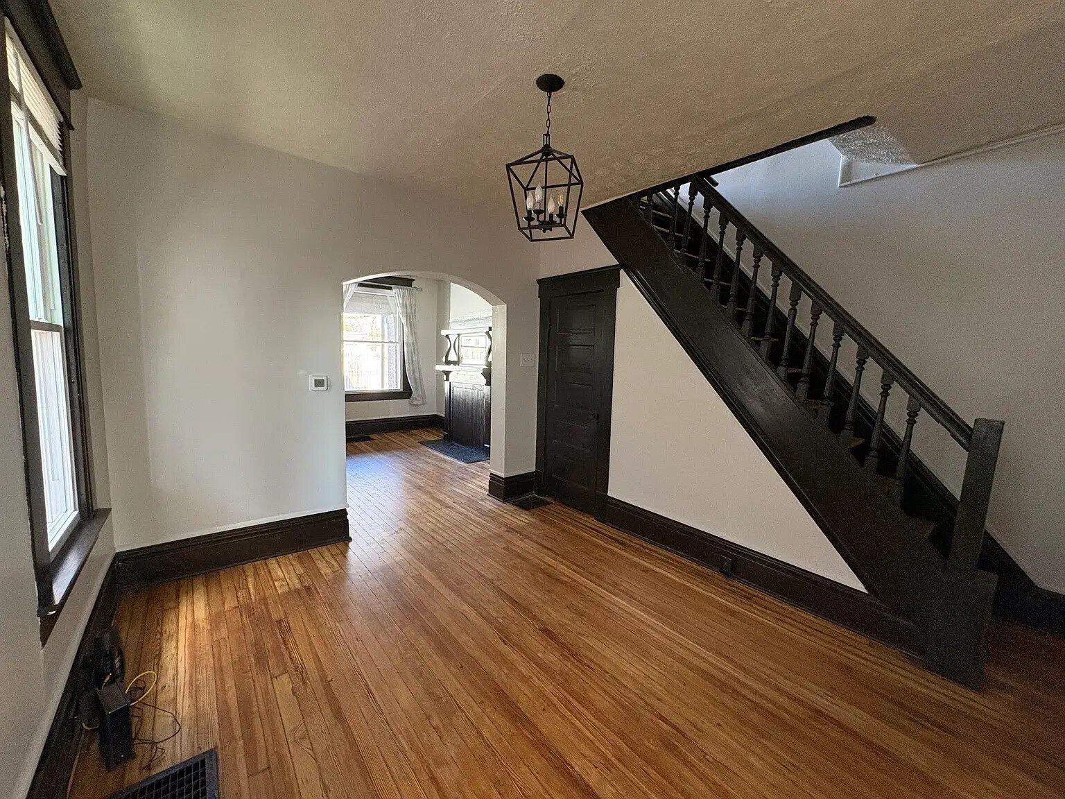 Building Photo - 687 E Columbus St