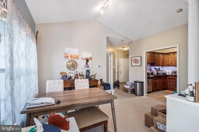 Building Photo - 14301 Grape Holly Grove