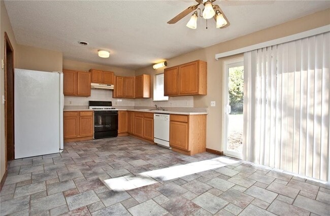 Building Photo - 311 Willow Ave