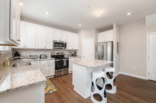 Building Photo - Fully furnished brand new construction. Luxury in HOA with pool