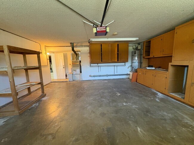 Building Photo - Spacious House - 2 stories - 4 Bedrooms + 2.5 Baths & large 2 car garage