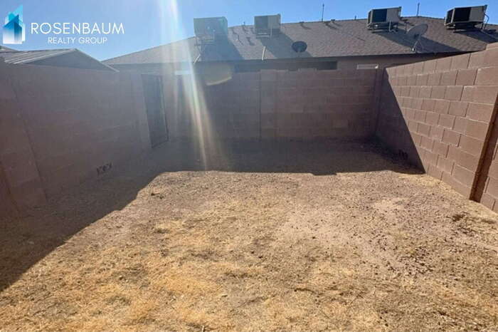 Building Photo - 8281 W Sandy Ln