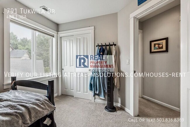 Building Photo - 791 Tukwila Dr