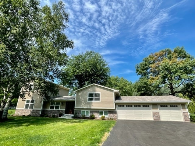 Building Photo - 2S920 Hickory Ln