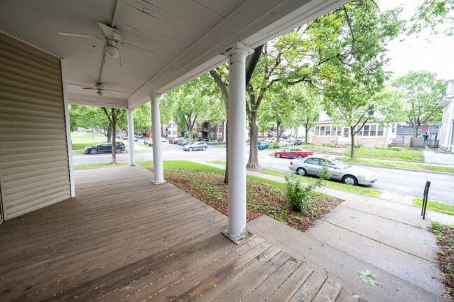Building Photo - 3200 Aldrich Ave S