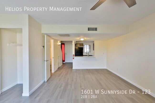 Building Photo - 1601 W Sunnyside Dr