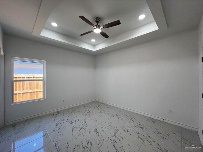 Building Photo - 20 Selena St